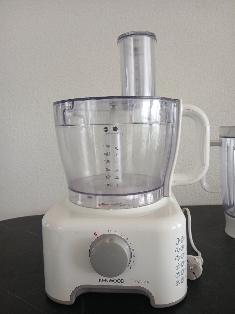 keukenmachine, Witgoed en Apparatuur, 2 tot 3 liter, Ophalen, Zo goed als nieuw, 3 snelheden of meer