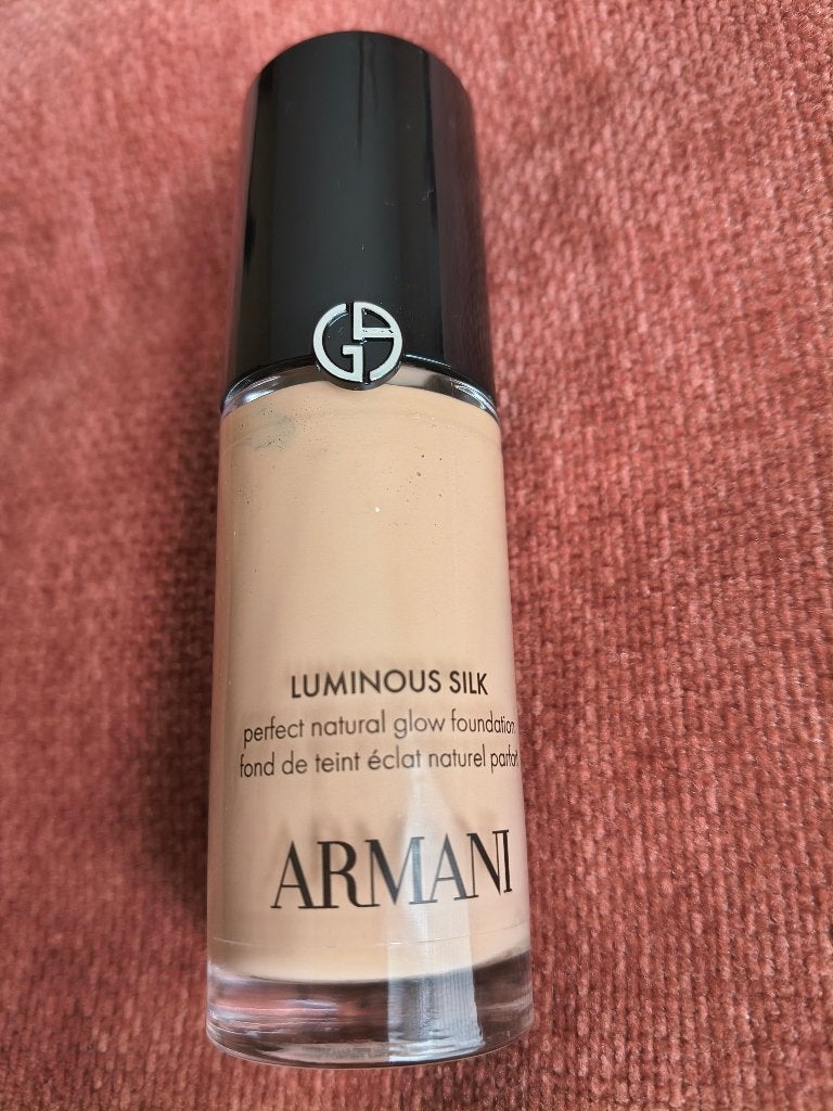 Armani Luminous Silk Foundation 6.5, Beige, Zo goed als nieuw, Make-up, Verzenden