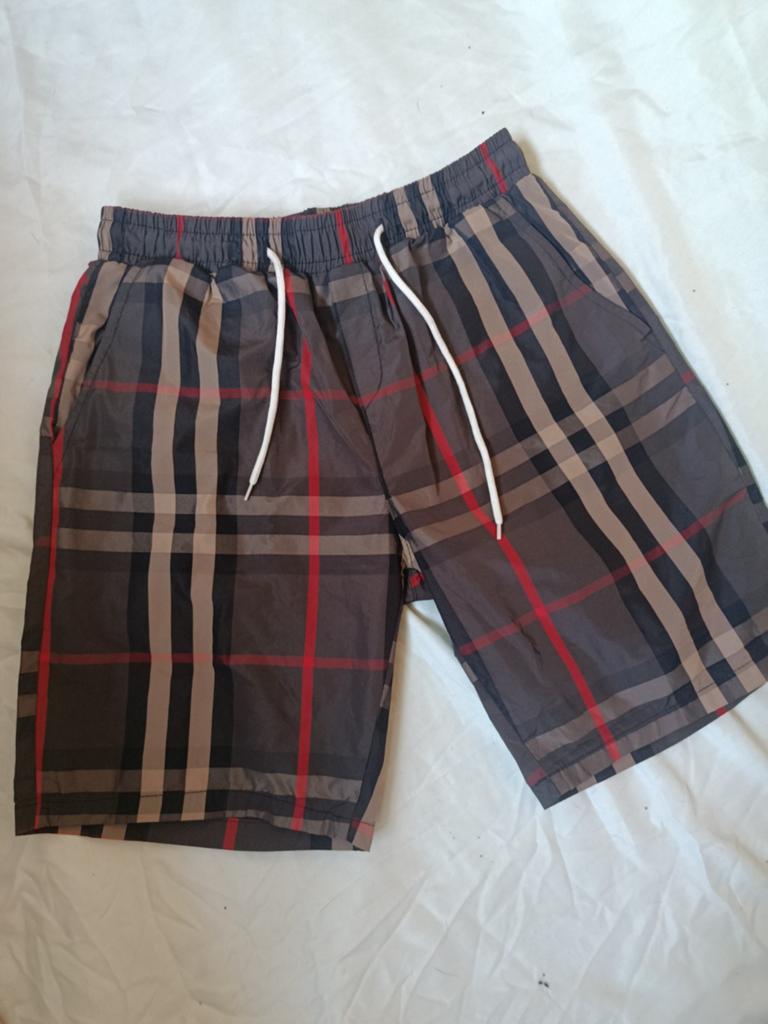 Zomerse korte broek met mooie print - Te klein gekocht, Kleding | Heren, Broeken en Pantalons, Verzenden, Overige maten, Zo goed als nieuw