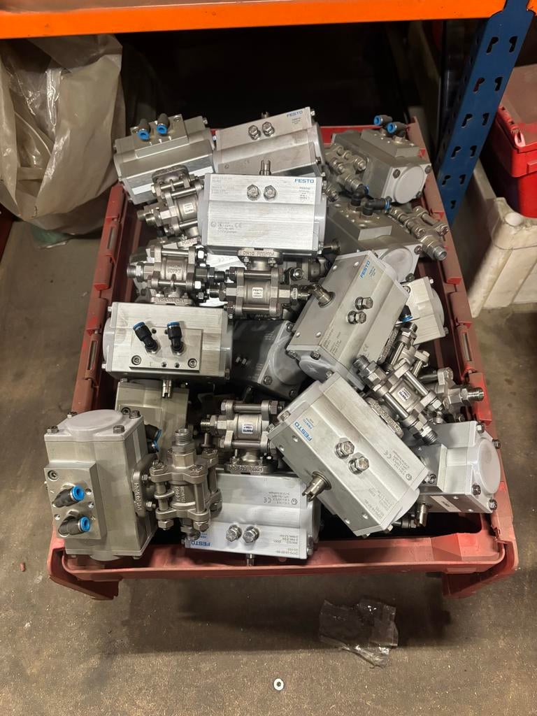 Festo zwenkaandrijfing, Ophalen