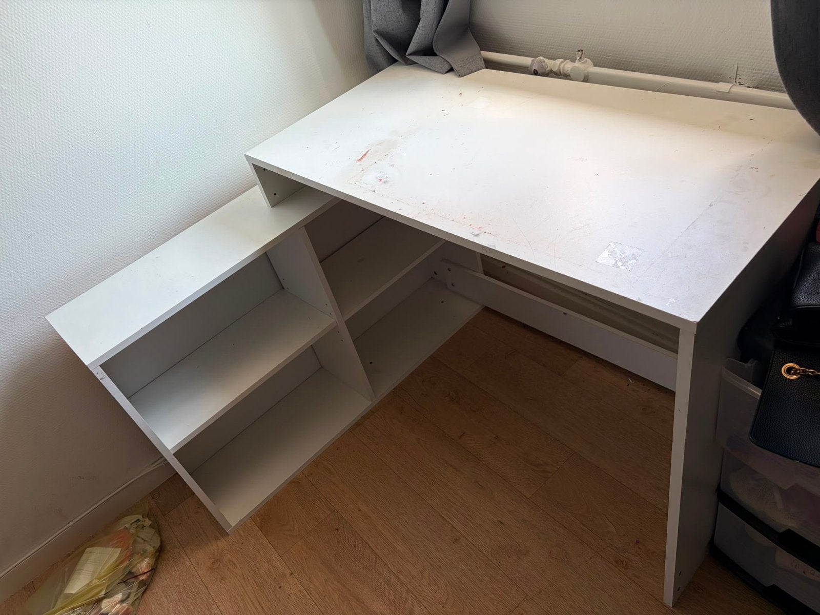 Bureau met opbergruimte - opknapper, Huis en Inrichting, Bureaus, Ophalen, Opbergruimte, Gebruikt, Spaanplaat of MDF