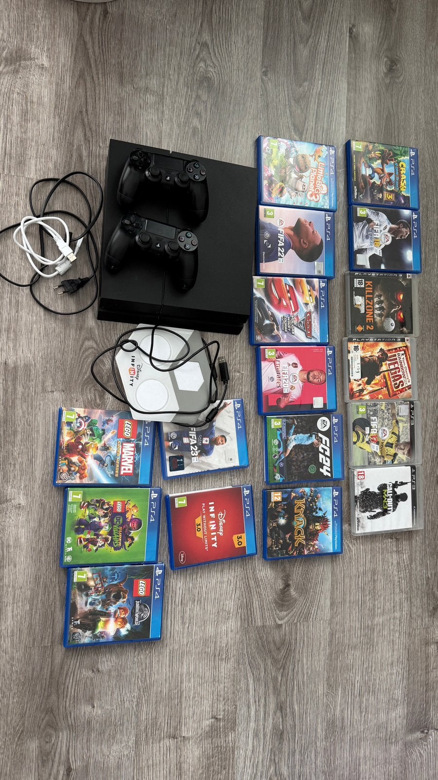 PS4 1tb infinityplate en 2 controles, Spelcomputers en Games, Ophalen of Verzenden, Zo goed als nieuw, Met 2 controllers