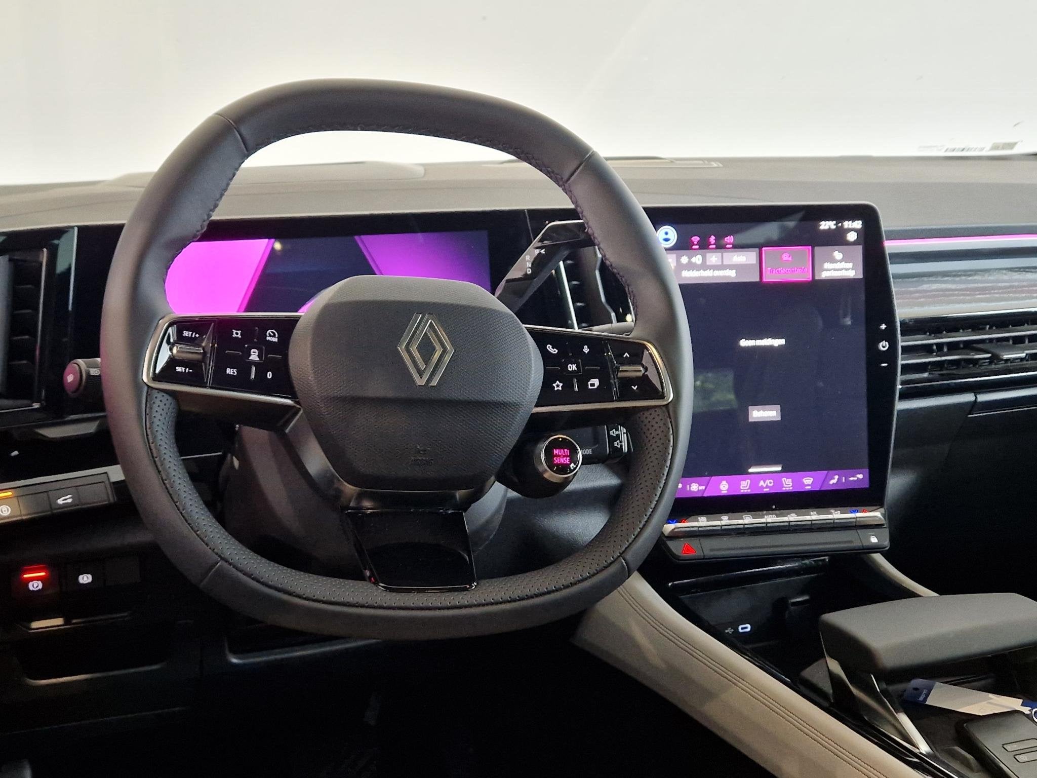Renault Espace E-Tech full hybrid 200 iconic 7p. PANORAMADAK, Gebruikt, 1199 cc, 2 kWh, 7 stoelen