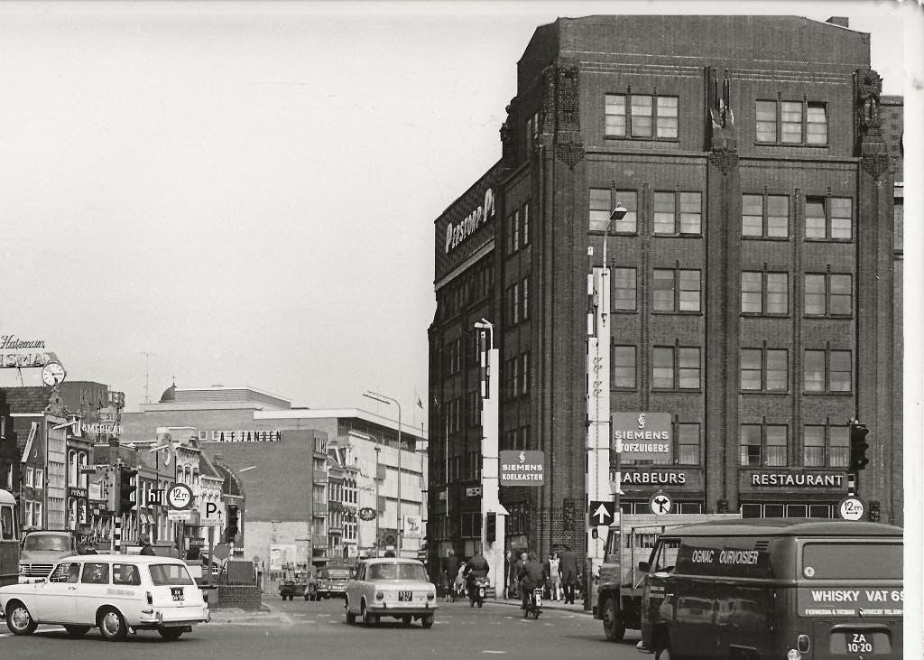 Utrecht Jaarbeurs Restaurant met bus 37 Foto, Verzamelen, Ophalen of Verzenden, 1960 tot 1980, Ongelopen, Utrecht