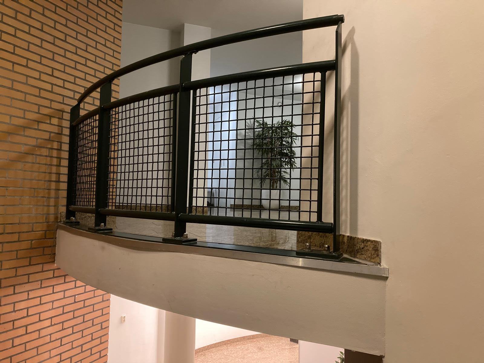 Balustrade, Ophalen, Zo goed als nieuw