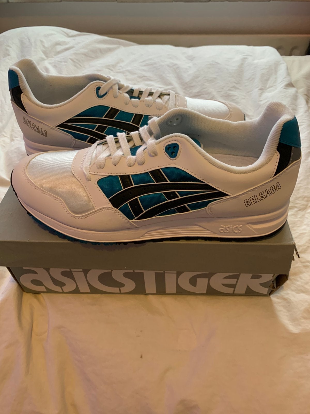 ASICS TIGER  GEL SAGA  MEN 45  teal blue / black  NIEUW !!, Overige kleuren, Nieuw, Ophalen of Verzenden, Sneakers of Gympen