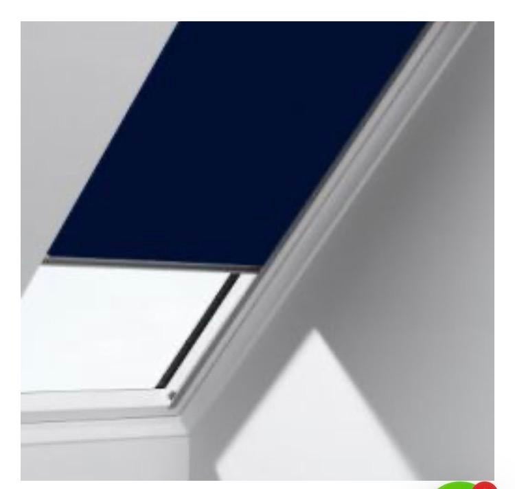 2 Velux rolgordijnen (p st.te koop, €25 en €50), Blauw, 100 tot 150 cm, Zo goed als nieuw, 50 tot 100 cm