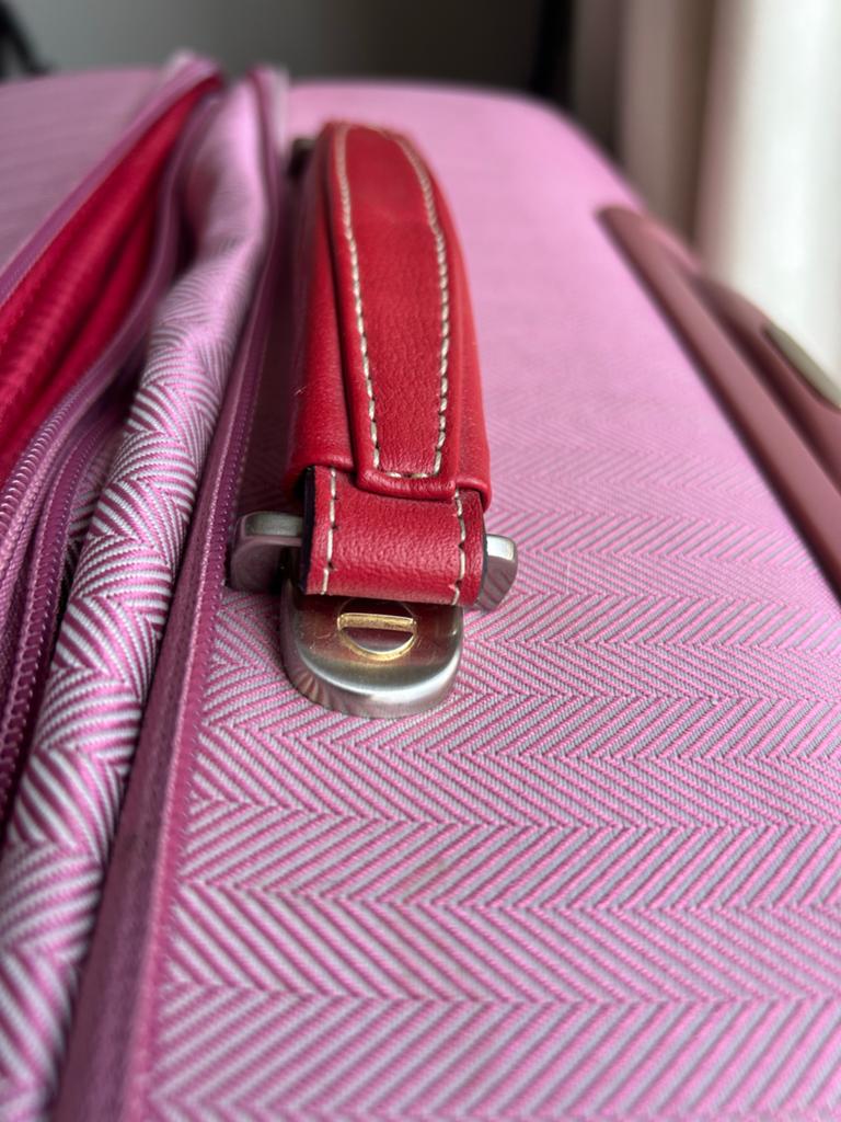 Samsonite Koffer Roze met Rode Details en Wieltjes, Ophalen, 20 tot 30 cm, Zo goed als nieuw, 60 tot 80 cm
