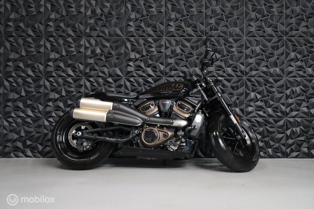 Harley Davidson 76 RH1250S Sportster S | Navi | Cruise | BT, Traction Control, 1252 cc, Harley-Davidson® Rotterdam, Meer dan 35 kW