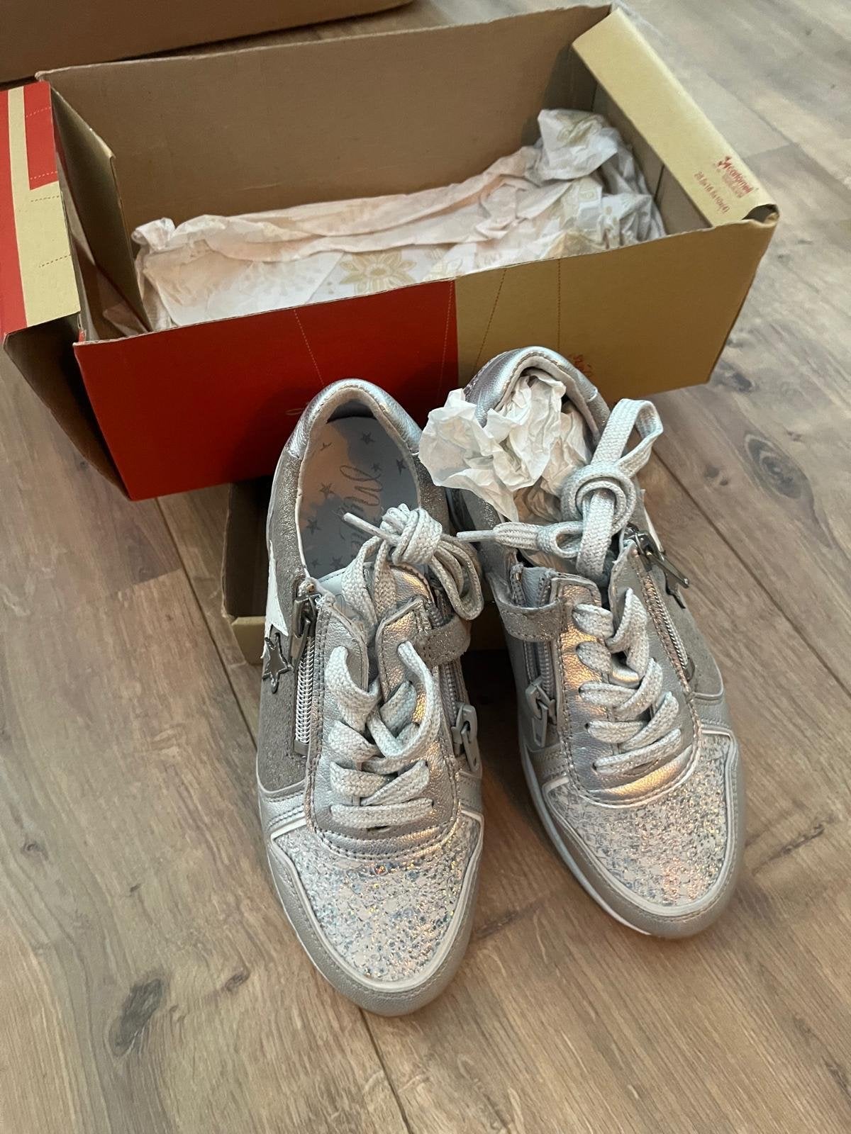 Muyters sneakers maat 32 - Zilver met glitters, Gebruikt, Meisje, Schoenen, Ophalen of Verzenden