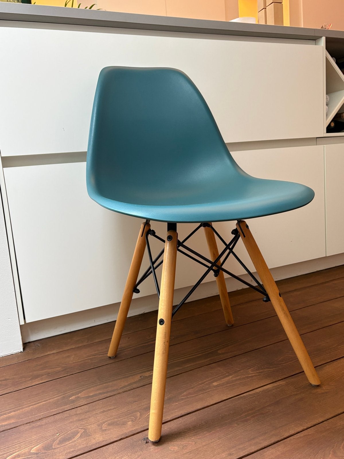 SKLUM stoelen in zeer goede staat - twee beschikbaar, Ophalen, Twee, Hout, Blauw