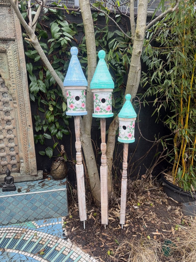 Vogelhuis handbeschilderd uit Bali Indonesie op stok hout, Tuin en Terras, Verburgt Vintage, Nieuw, Ophalen of Verzenden, https://verburgtvintage.nl/#contact