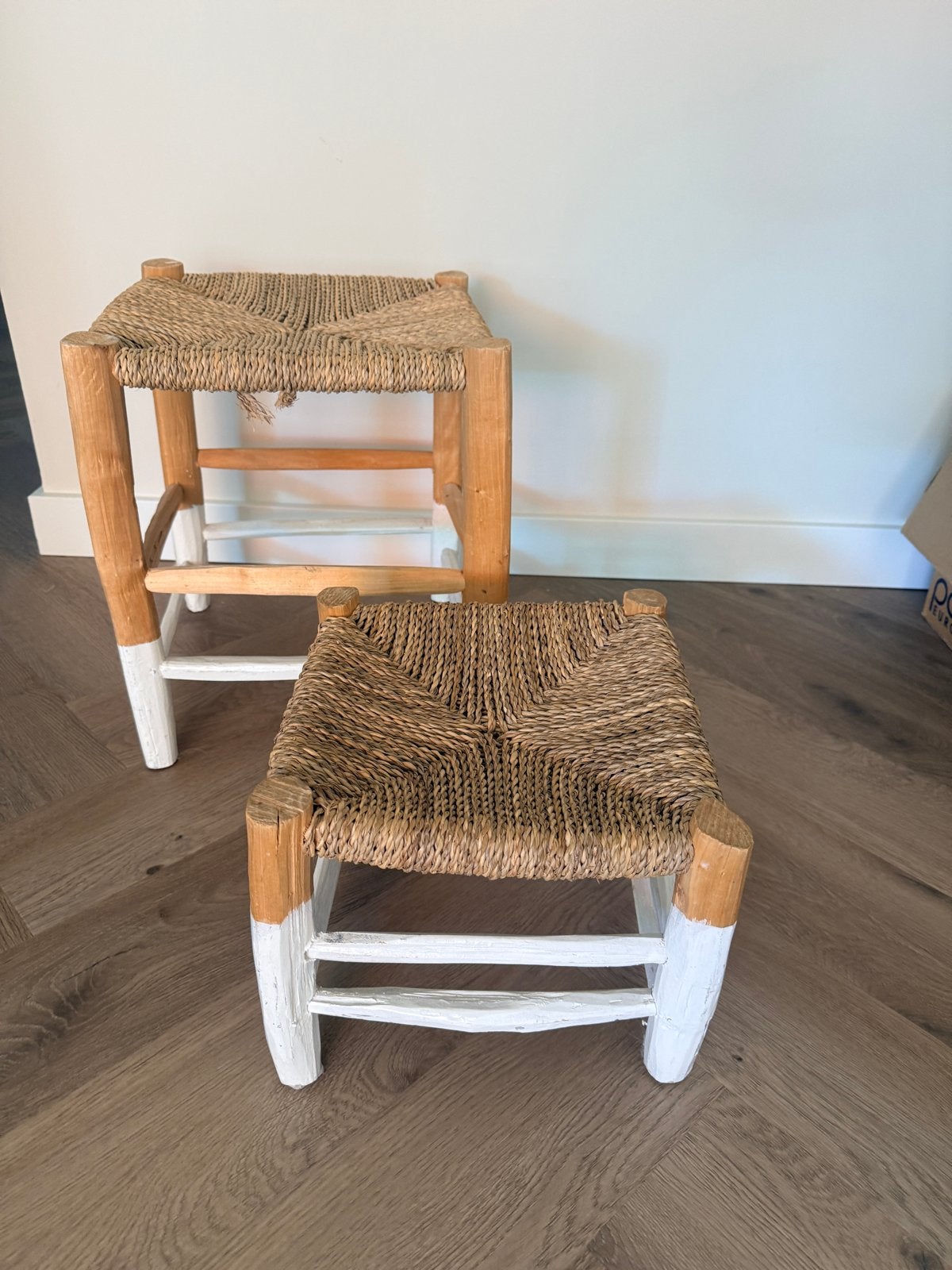 HK Living 2 houten krukjes met rieten zitting Boho, Huis en Inrichting, Ophalen, Gebruikt, Hout