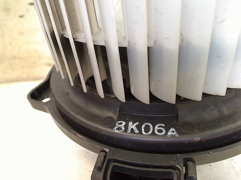 Kachel Ventilatormotor Kia Cee'd Sporty Wagon (EDF) 8k06a, Info@kia.de, Kia Deutschland GmbH, Gebruikt, Theodor-Heuss-Allee 11, Frankfurt am Main 60486, , Duitsland
