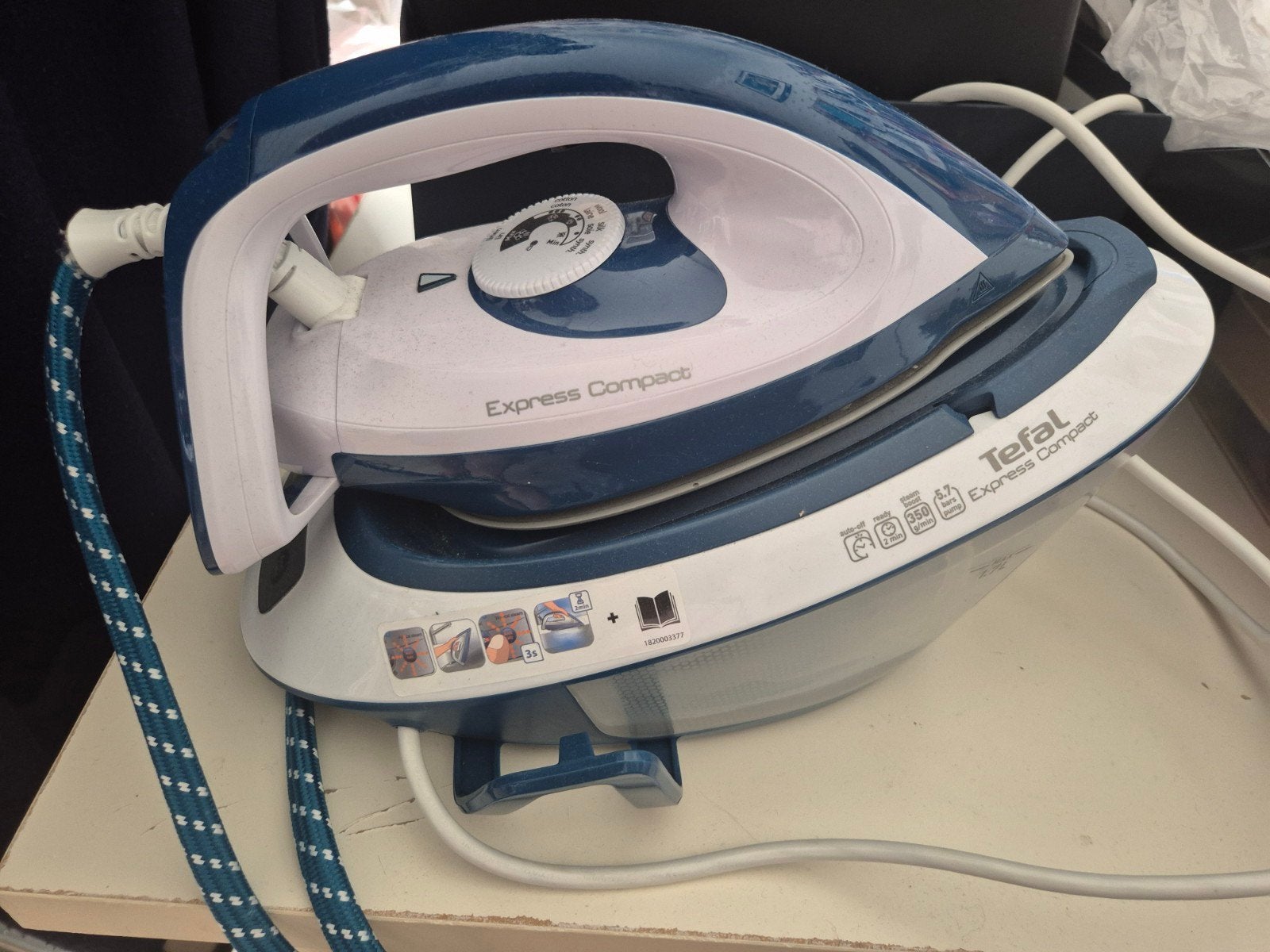 Tefal Express Compact Stoomstrijkijzer, Witgoed en Apparatuur, Strijkijzers en Strijkplanken, Gebruikt, Strijkijzer met snoer