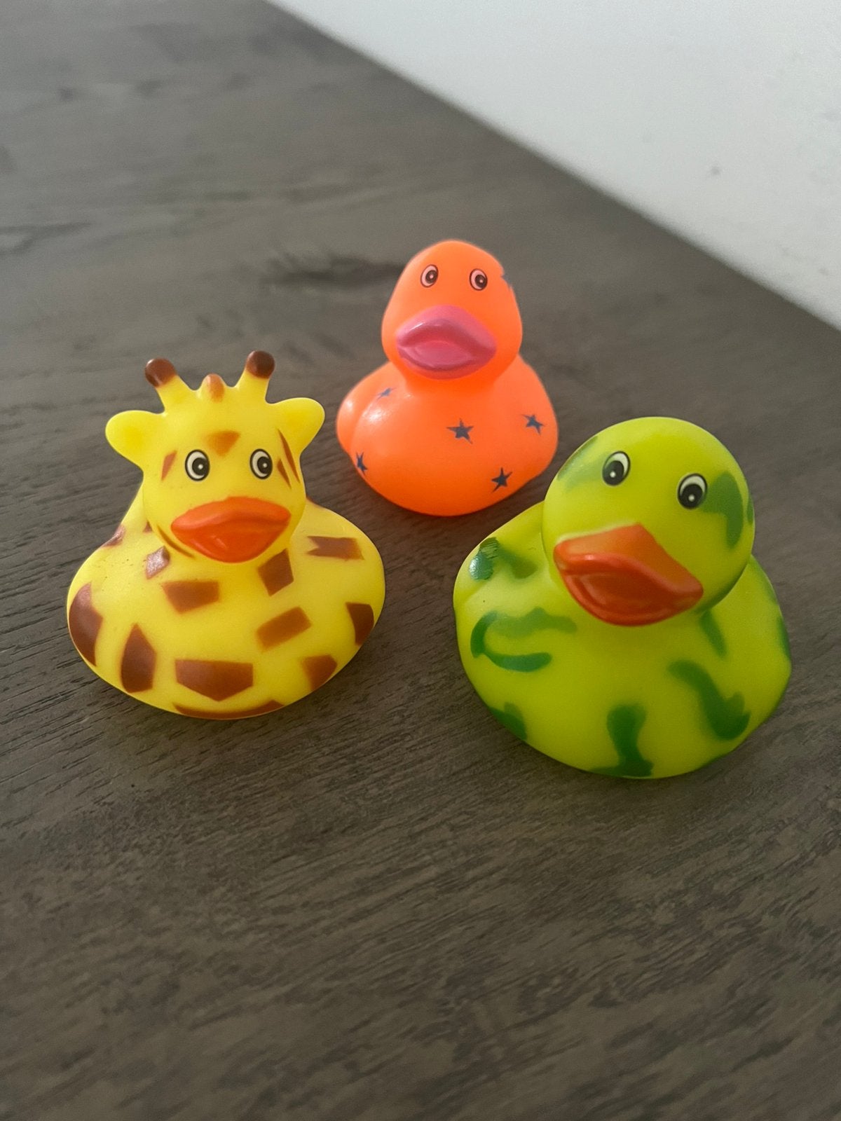 3 badeendjes, Kinderen en Baby's, Speelgoed | Badspeelgoed, Ophalen of Verzenden, Zo goed als nieuw
