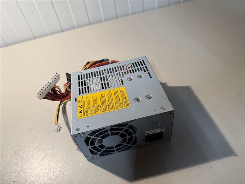 Bestec ATX-300-12Z Voeding 300W 12V - DC5100, Computers en Software, Interne voedingen, Ophalen of Verzenden, Zo goed als nieuw