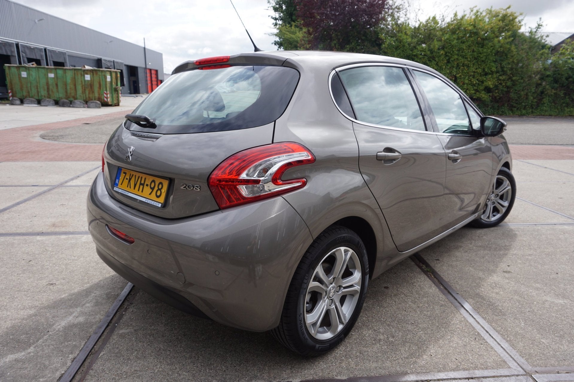 Peugeot 208 1.6 VTi Allure, Auto's, Euro 5, Stof, Gebruikt, Zwart