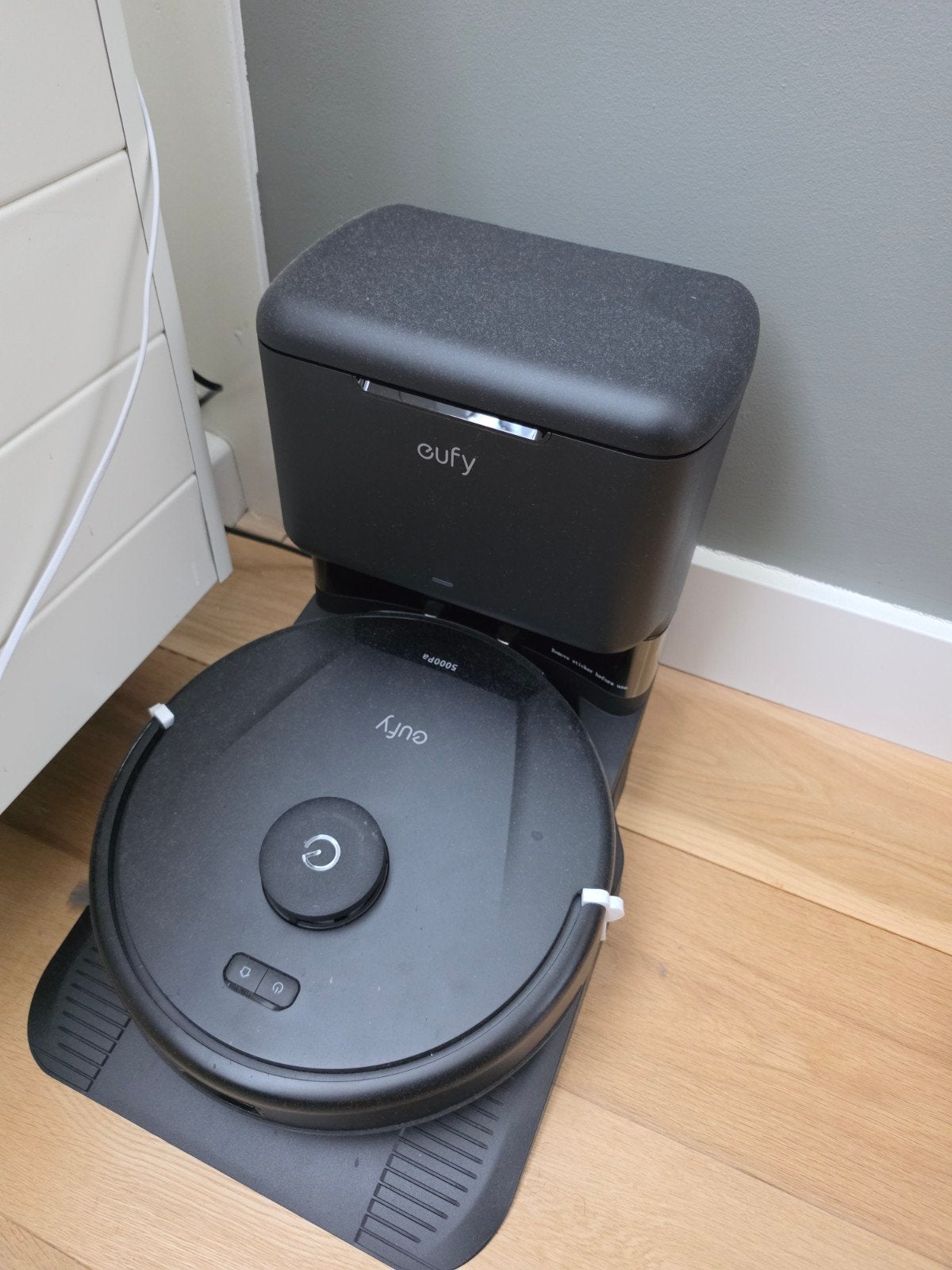 Eufy L60 Robotstofzuiger met zelflegende station, Witgoed en Apparatuur, Stofzuigers, Zo goed als nieuw, Robotstofzuiger, Bedienbaar via app