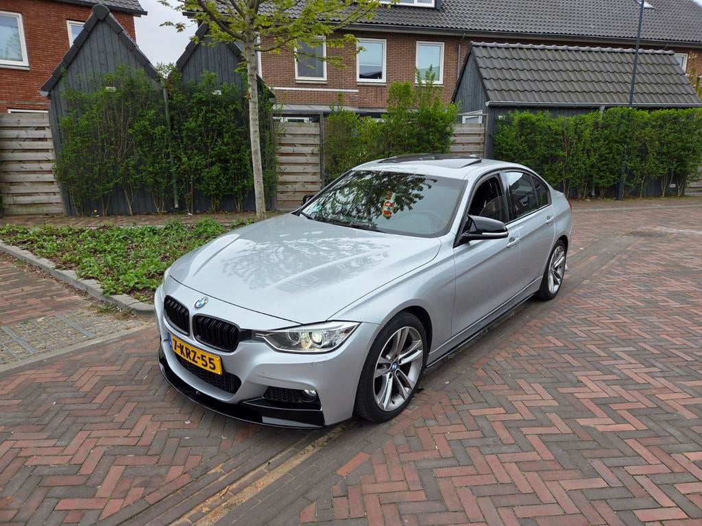 BMW 3-Serie 328i 245pk Aut 2013 Grijs NAP TREKHAAK DAK, Automaat, Achterwielaandrijving, 4 cilinders, Alcantara