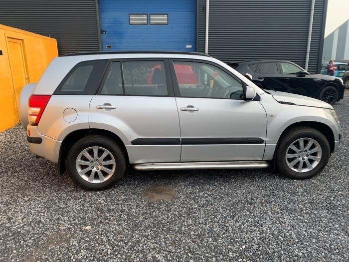 Scherm rechts-voor van een Suzuki Grand Vitara (Z2S), Gebruikt, -, -, Ophalen of Verzenden