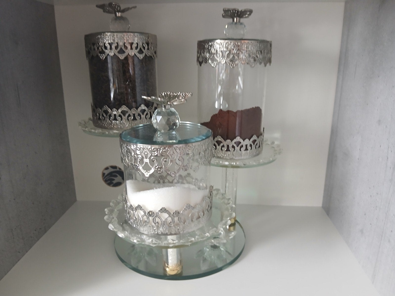 Decoratieve voorraadpotten set met vlinderdetails, Ophalen, Glas, Zilver, Zo goed als nieuw