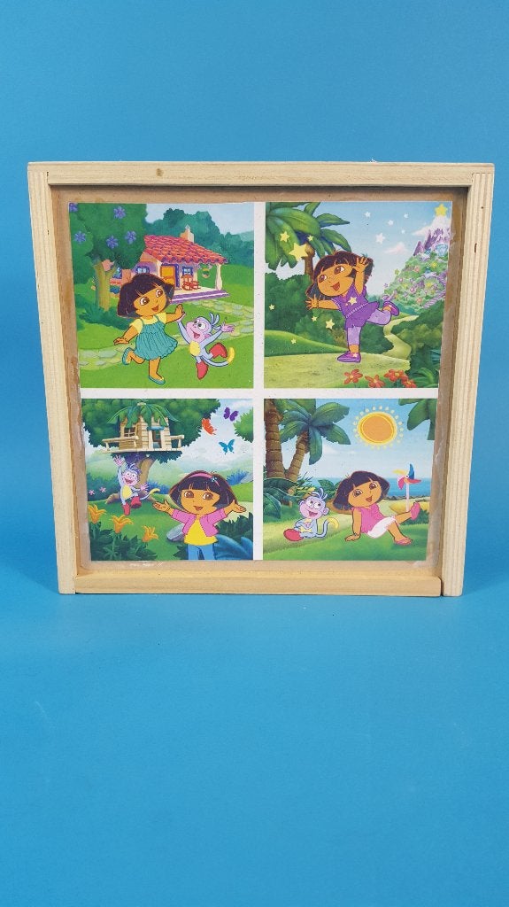 4 Houten puzzels Dora the Explorer in houten kistje. K13, Tweedehands verkoop, Tweedehands verkoop, Gebruikt, Geen@idee.nl
