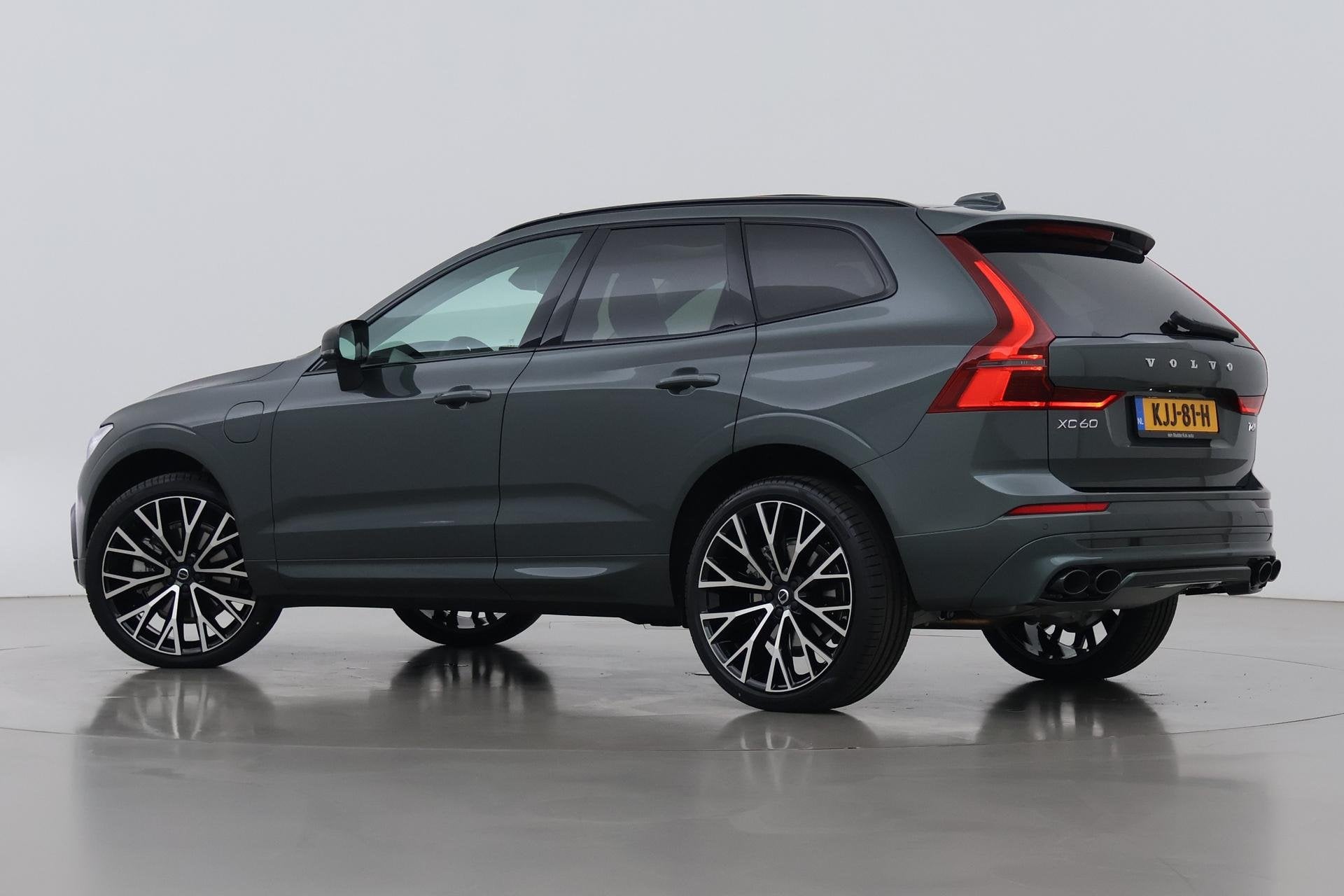Volvo XC60 T6 Plug-in hybrid Plus Dark | HEICO Sportiv | ACC, Auto's, Volvo, Automaat, Gebruikt, Euro 6, 4 cilinders