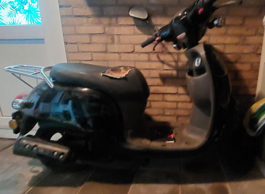 Scooter opknapper - Staat in de weg, Fietsen en Brommers, Ophalen, Gebruikt, Benzine, Overige merken