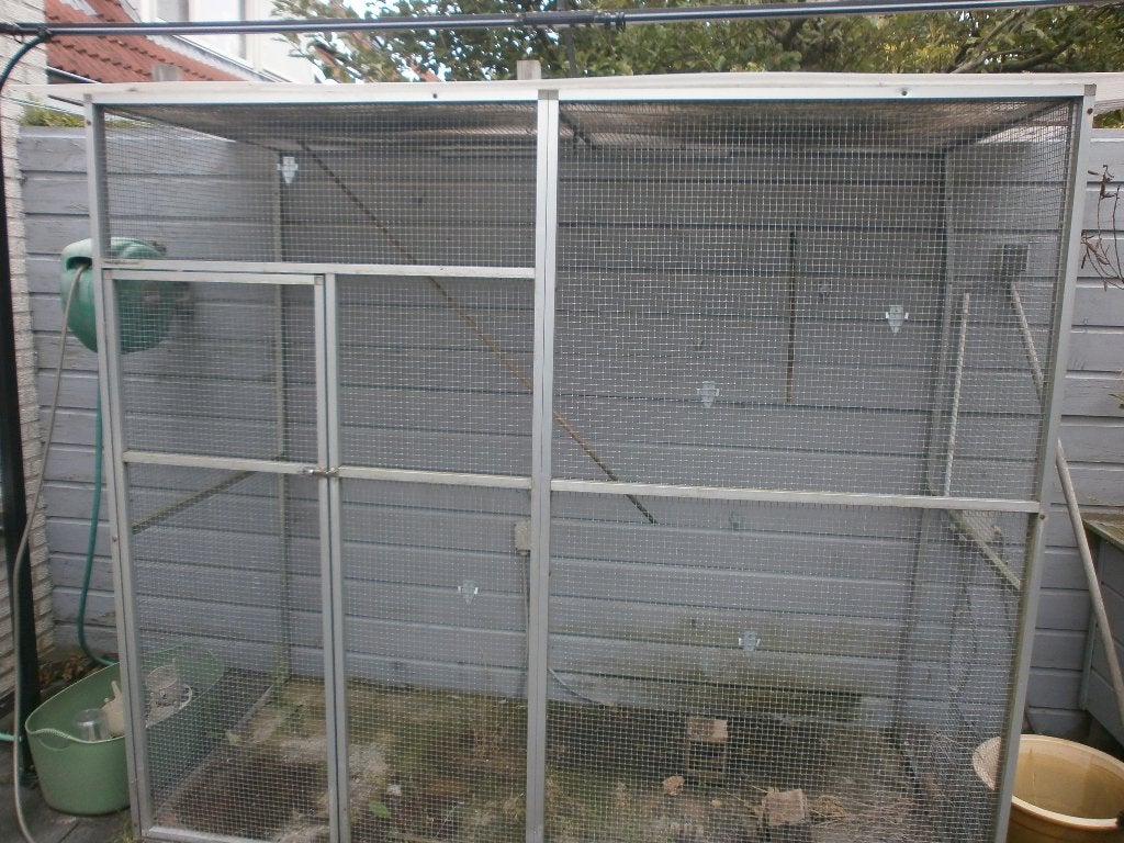 Te koop een voliere, Dieren en Toebehoren, Ophalen, Gebruikt, Aluminium, Volière