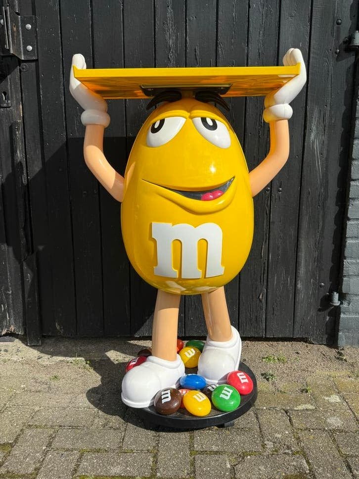 Grote M&M's display figuur met dienblad - Geel, Ophalen, Reclamebord, Gebruikt, .