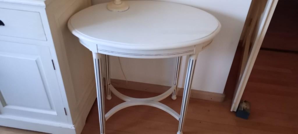 Bijzettafel ovaal wit antiek/brocante, Huis en Inrichting, Tafels | Eettafels, Ophalen, Gebruikt, 50 tot 100 cm, 50 tot 100 cm