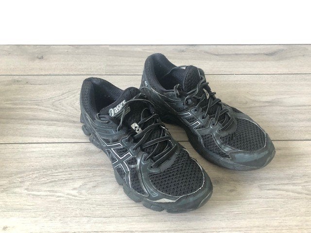 ASICS hardloopschoenen voor heren. Zwart, maat 43,5. GT-2000, Gebruikt, Hardloopschoenen, Ophalen of Verzenden, Hardlopen