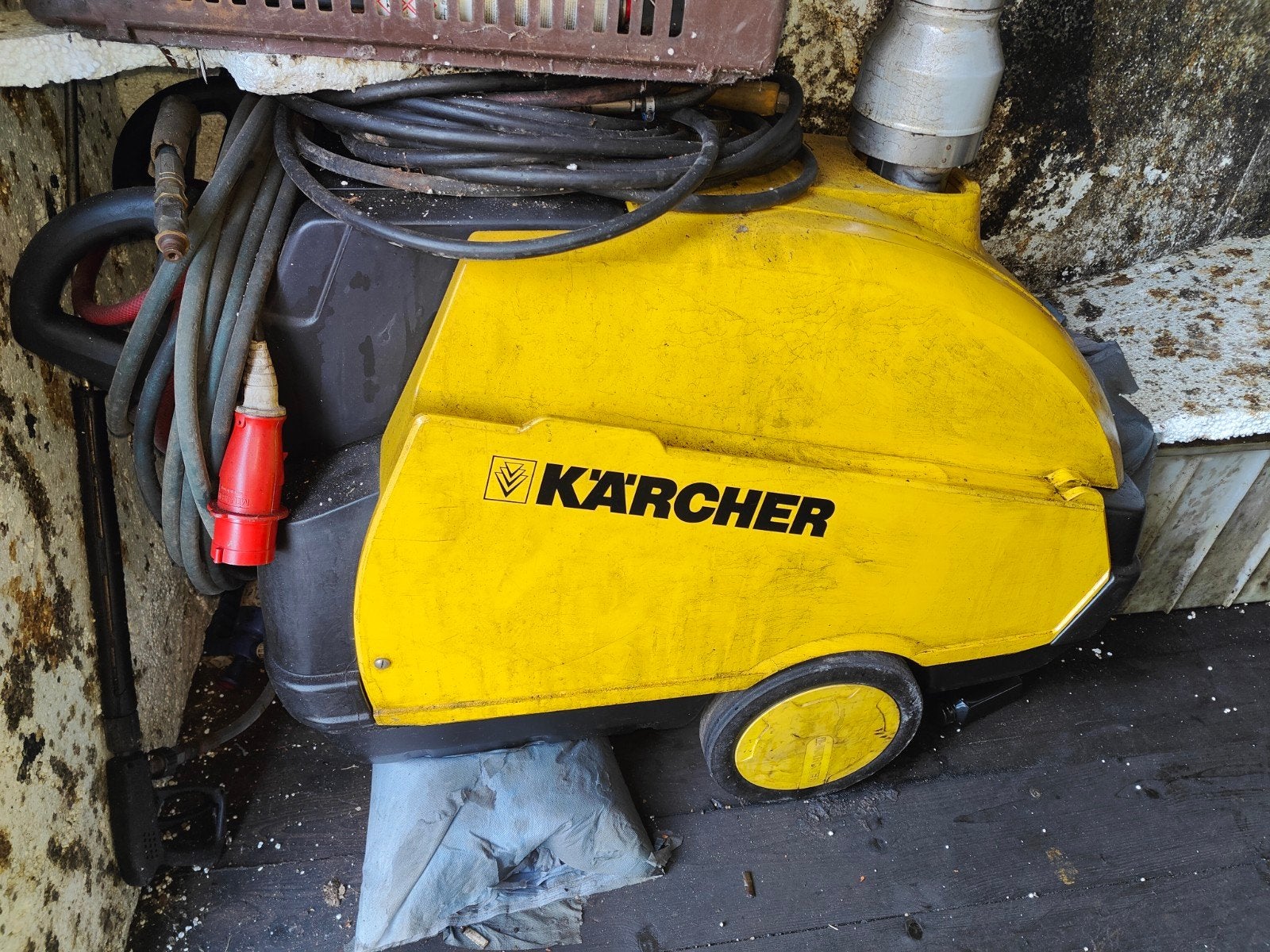 Kärcher HDS 695 Hogedrukreiniger - Professioneel, Doe-het-zelf en Verbouw, Ophalen, Gebruikt