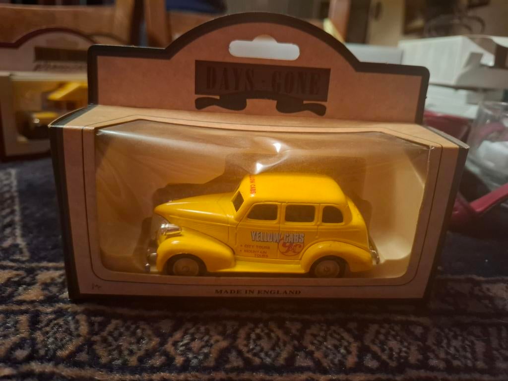 Days Gone Premier Collection modelauto's, Ophalen of Verzenden, Groter dan 1:32, Truck, Overige merken
