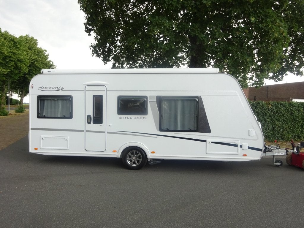 LMC Style 450 Met Queensbed en Mover, Caravans en Kamperen, Caravans, Standaardzit, Bedrijf, 6 tot 7 meter, Overige typen