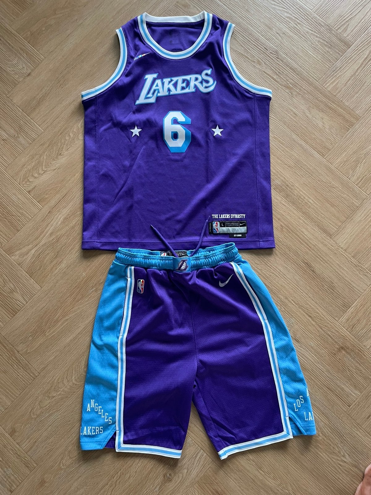 Nike NBA basketbal tenue Lebron James, Ophalen of Verzenden, Zo goed als nieuw, Kleding
