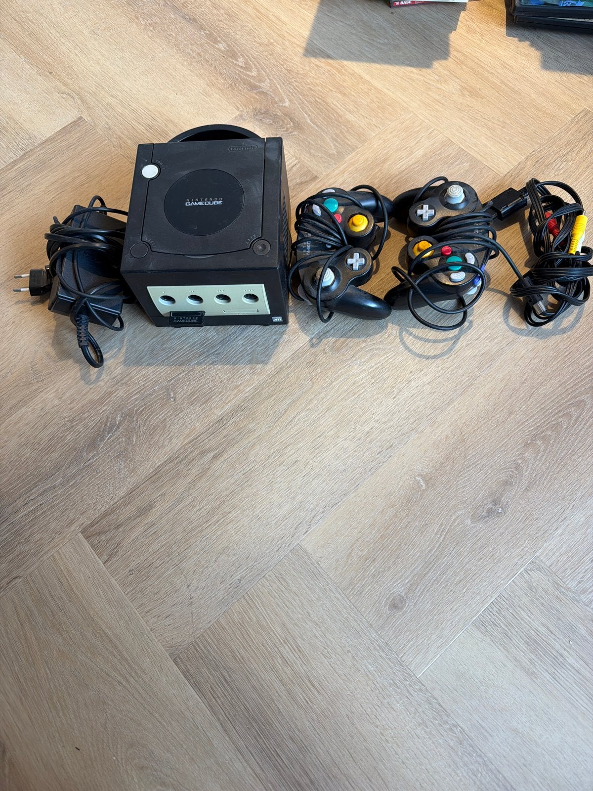 Nintendo GameCube Zwart met 2 controllers, Spelcomputers en Games, Ophalen of Verzenden, Gebruikt, Zwart, Met 2 controllers