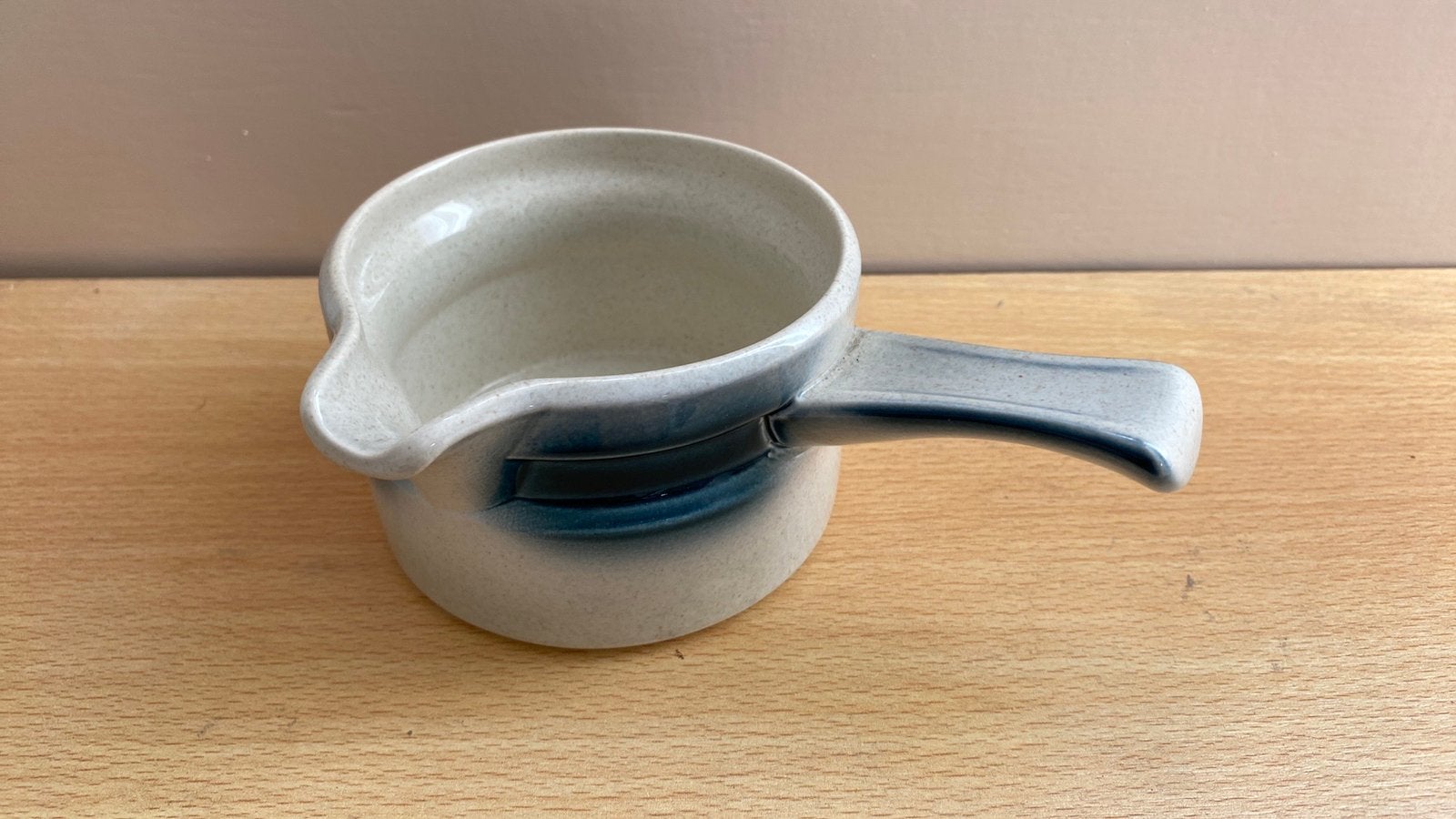 Wedgwood Blue Pacific sauskom / juskom, Huis en Inrichting, Keuken | Servies, Ophalen of Verzenden, Zo goed als nieuw, Kom(men)