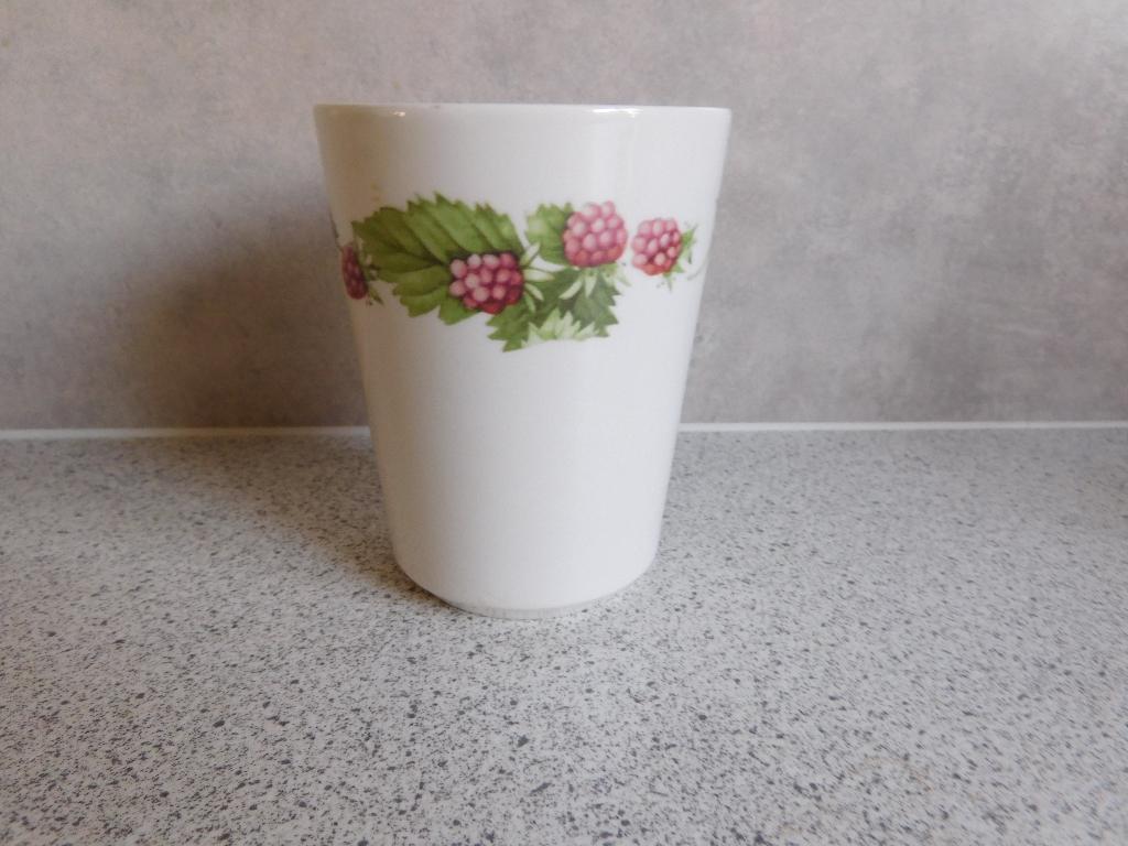 Melkbeker Bosvruchten Wedgwood Marjolein Bastin, Overige typen, Ophalen of Verzenden, Zo goed als nieuw, Overige stijlen