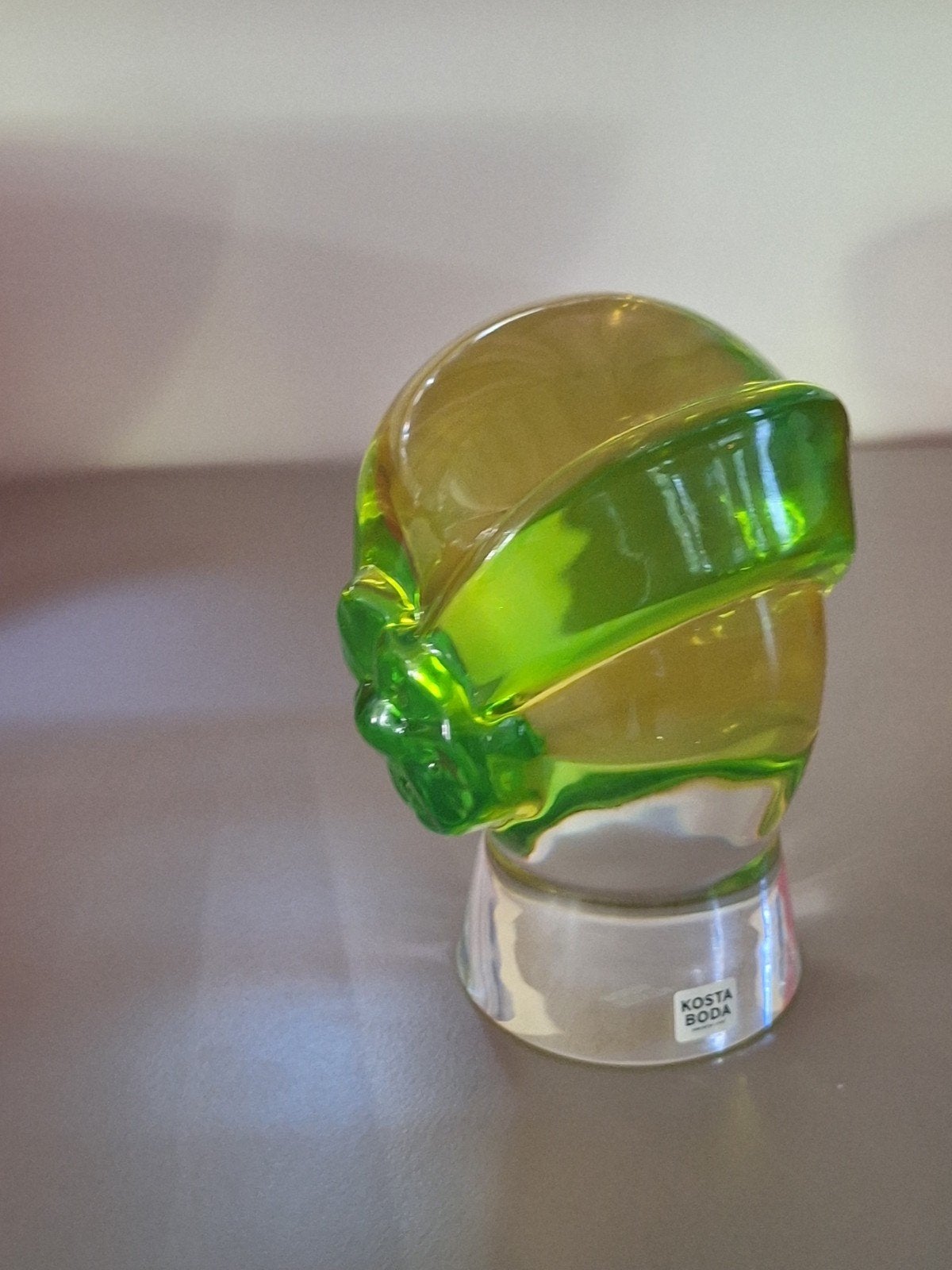 Kjell Engman-Kosta Boda -'Bell' uit de Hat Parade serie, Ophalen