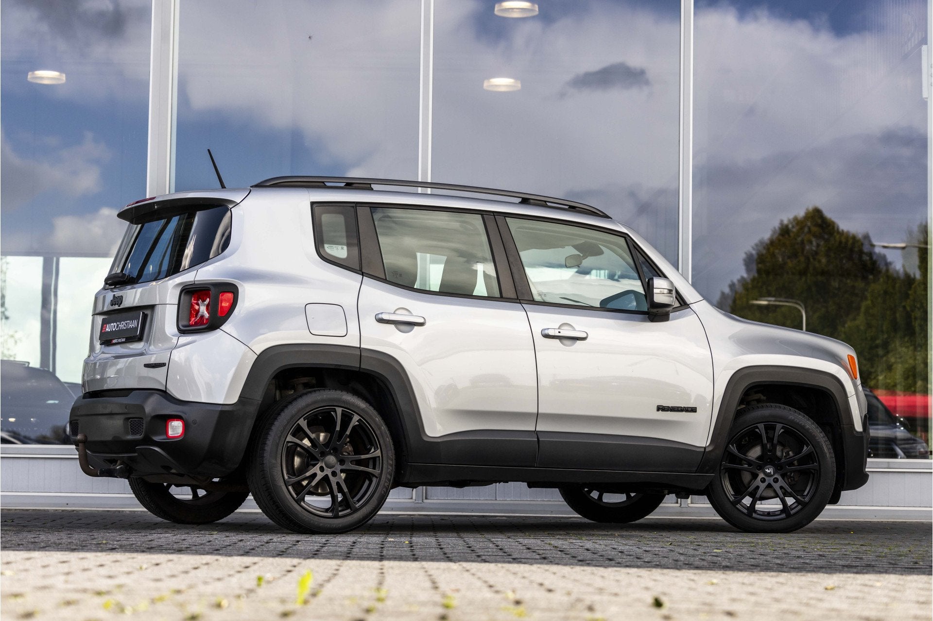 Jeep Renegade 1.4 MultiAir Longitude | Trekhaak | NL Auto |, Auto's, 12 maanden, Stof, 4 cilinders, 400 kg