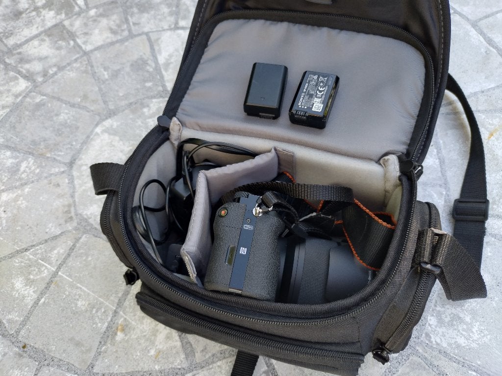 Foto 14 van Sony Alpha a7 full frame mirrorless camera met zoomlens