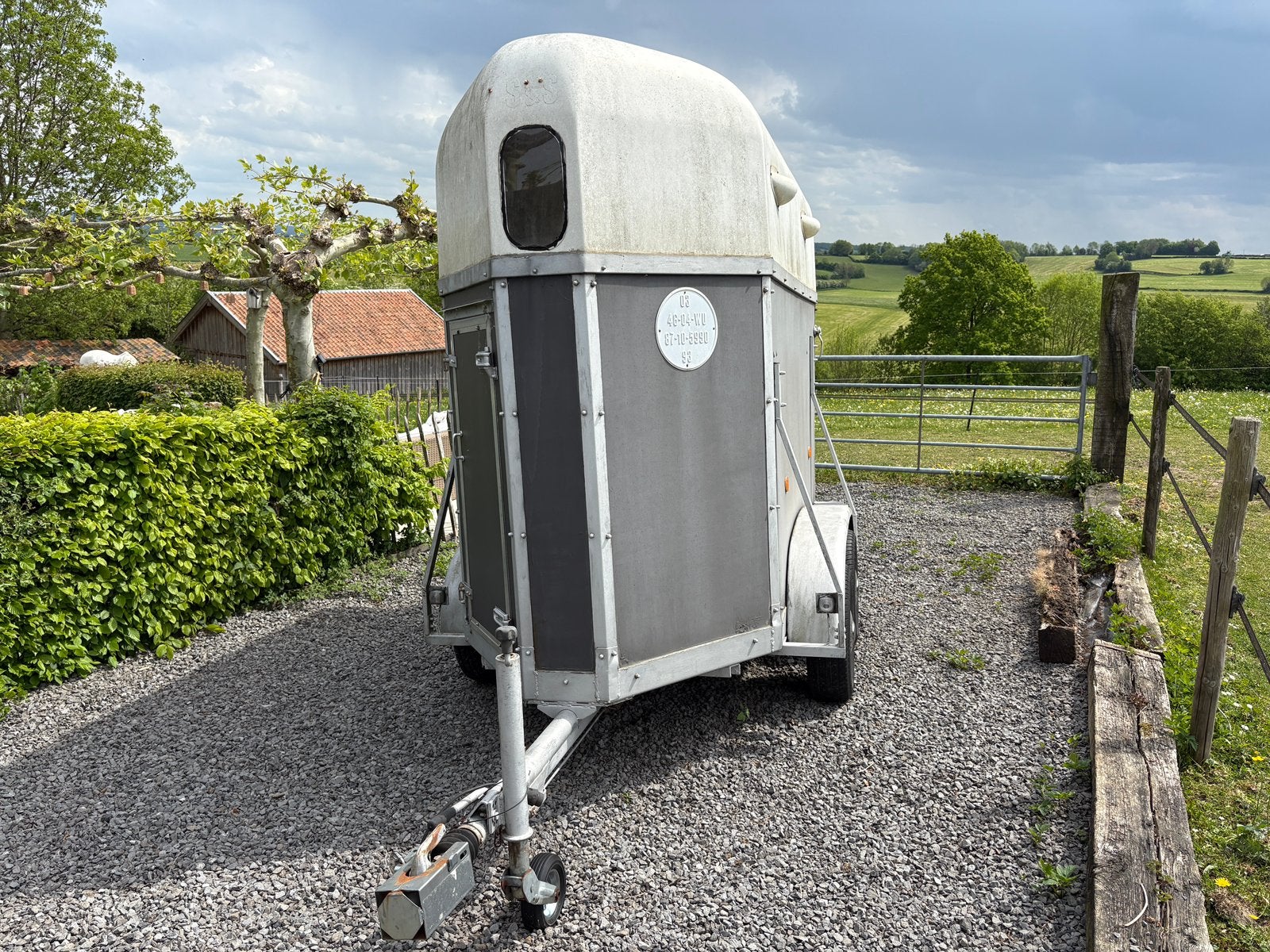 Paardentrailer anderhalf paards, Dieren en Toebehoren, Ophalen, Gebruikt, Polyester, 1½-paards trailer