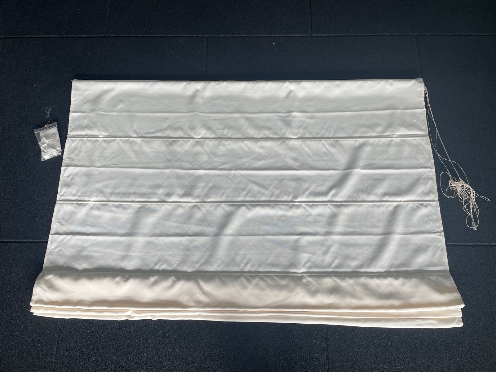 Wit creme vouwgordijn 160cm, compleet met ophangsysteem, Ophalen, Zo goed als nieuw, Vouwgordijn, Polyester