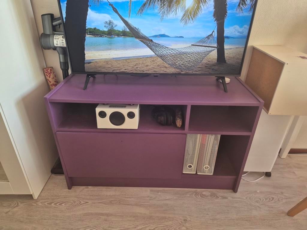 Paars TV meubel met opbergvakken en neerklapbare kast, Huis en Inrichting, Kasten | Televisiemeubels, Ophalen, Gebruikt, 100 tot 150 cm