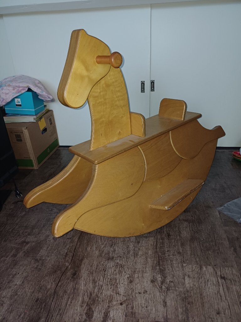 Houten hobbelpaard, Ophalen, Gebruikt