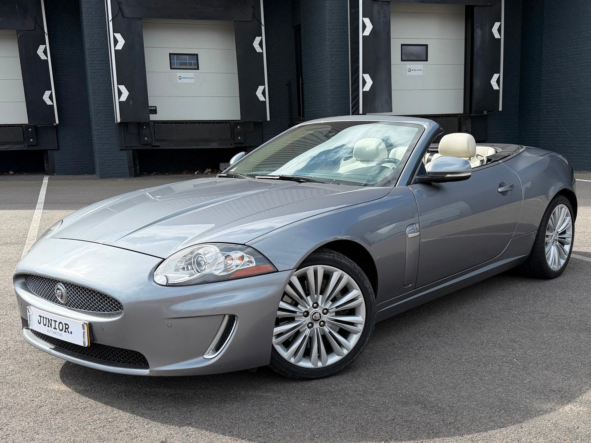 Jaguar XK 5.0 V8 Convertible Portfolio VOLLEDIGONDERHOUD/B&W, Auto's, Euro 5, Achterwielaandrijving, Cabriolet, Leder