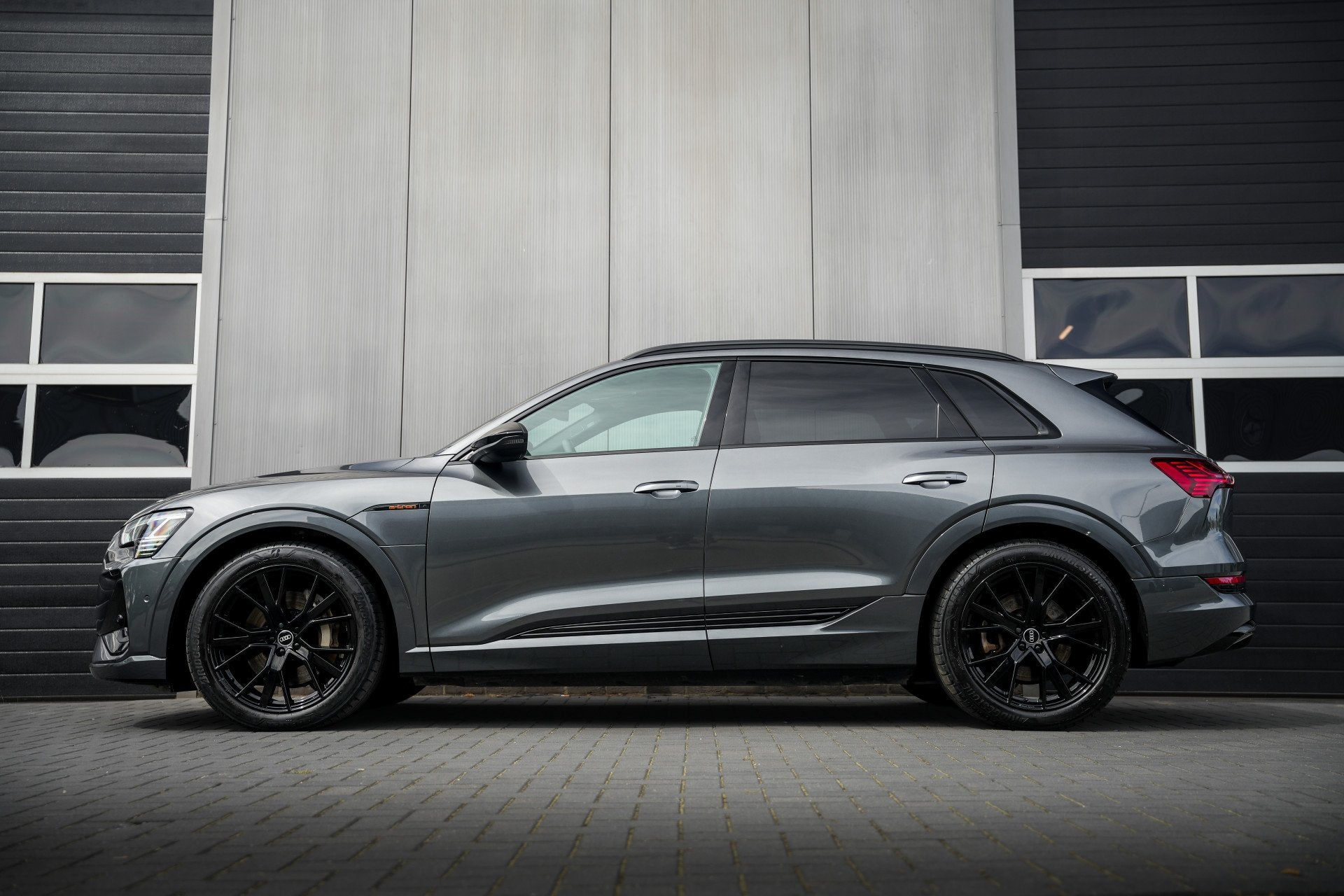 Audi e-tron 55 Quattro 408 pk Edition 95 kWh S-Line / Dayton, Automaat, 95 kWh, Leder, Vierwielaandrijving