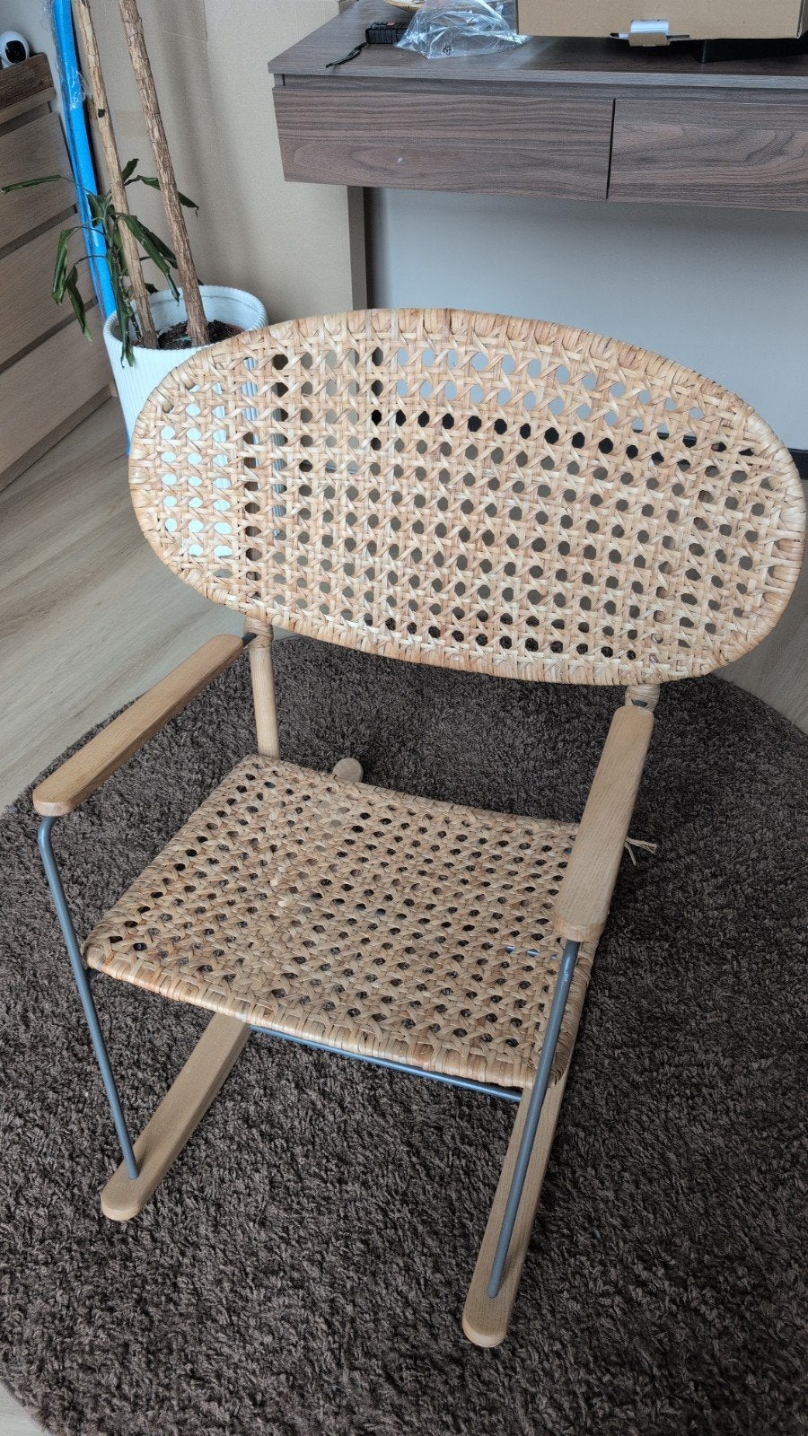 Rotan stoel met houten frame en metalen accenten IKEA, Gebruikt, Overige kleuren, Hout, Bohemian, Natuurlijk, Modern